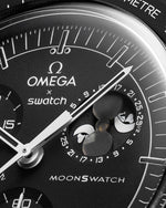 Load image into Gallery viewer, Swatch x Omega Bioceramic Moonswatch Mission To Moonphase Snoopy Black
